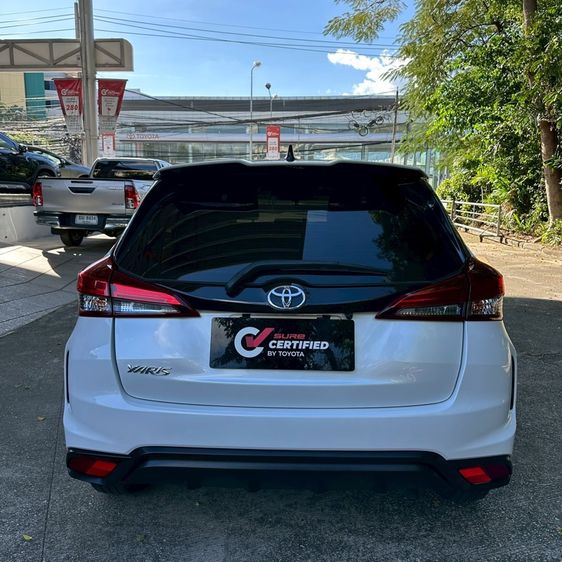 Toyota Yaris 2023 1.2 Premium S Sedan เบนซิน ไม่ติดแก๊ส เกียร์อัตโนมัติ ขาว รูปที่ 4