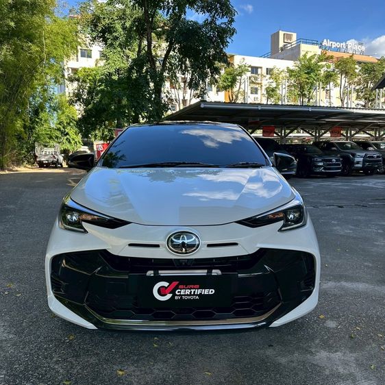 Toyota Yaris 2023 1.2 Premium S Sedan เบนซิน ไม่ติดแก๊ส เกียร์อัตโนมัติ ขาว รูปที่ 3
