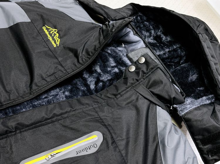 เสื้อโค้ทผู้ชาย หนามาก ของใหม่ มีตำหนินิดหน่อย