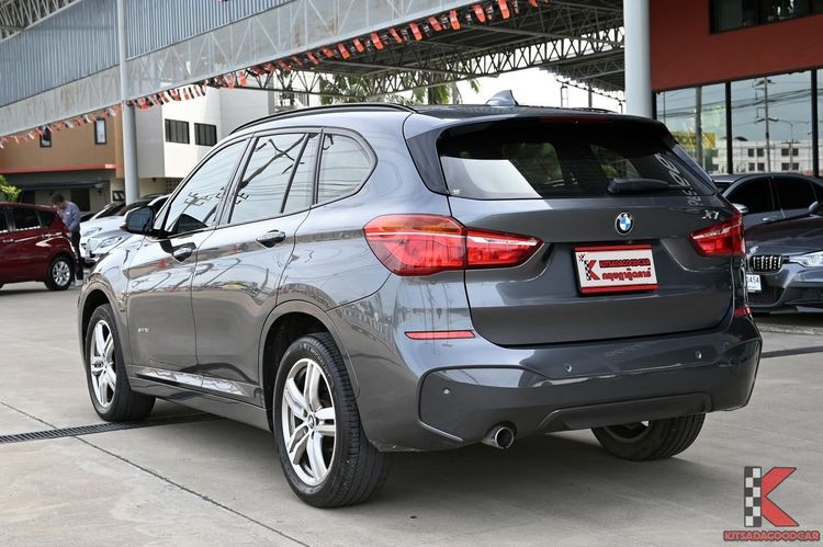 BMW X1 2018 2.0 sDrive18d M Sport Utility-car ดีเซล ไม่ติดแก๊ส เกียร์อัตโนมัติ เทา รูปที่ 3