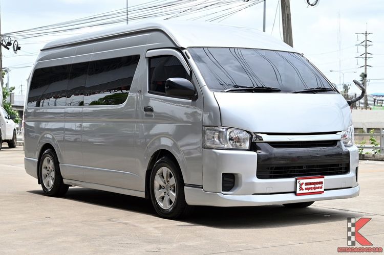 รถ Toyota Commuter 2.5 สี บรอนซ์เงิน