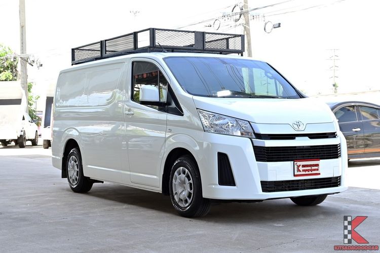 Toyota Hiace 2020 2.8 economy Van ดีเซล ไม่ติดแก๊ส เกียร์ธรรมดา ขาว
