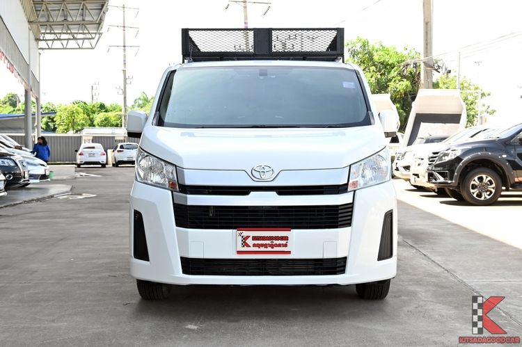 Toyota Hiace 2020 2.8 economy Van ดีเซล ไม่ติดแก๊ส เกียร์ธรรมดา ขาว รูปที่ 2