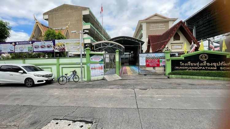 อื่นๆ เลี้ยงสัตว์ได้ ไม่มี 2028 บ้านสุขุมวิทโคตรถูก 52 ตารางวา ตกตรวละ 7หมื่นก่าเองต่ำกว่าตลาด ใกล้bts 2 ทาง เหมาะฟิบทำใหม่ รูปที่ 2