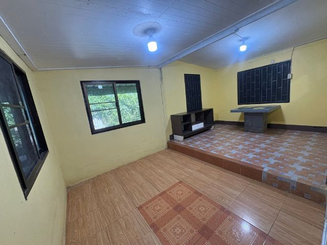 บ้านพร้อมที่ดินใกล้โรบินสันสุพรรณบุรี