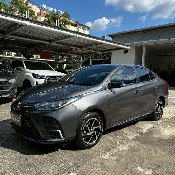 Toyota Yaris ATIV 2021 1.2 Sport Sedan เบนซิน ไม่ติดแก๊ส เกียร์อัตโนมัติ เทา รูปที่ 3