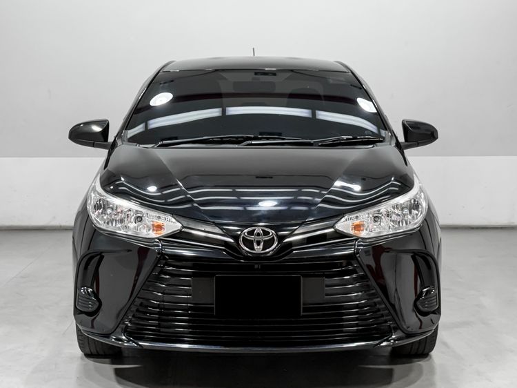 Toyota Yaris ATIV 2021 1.2 Entry Sedan เบนซิน เกียร์อัตโนมัติ ดำ รูปที่ 2