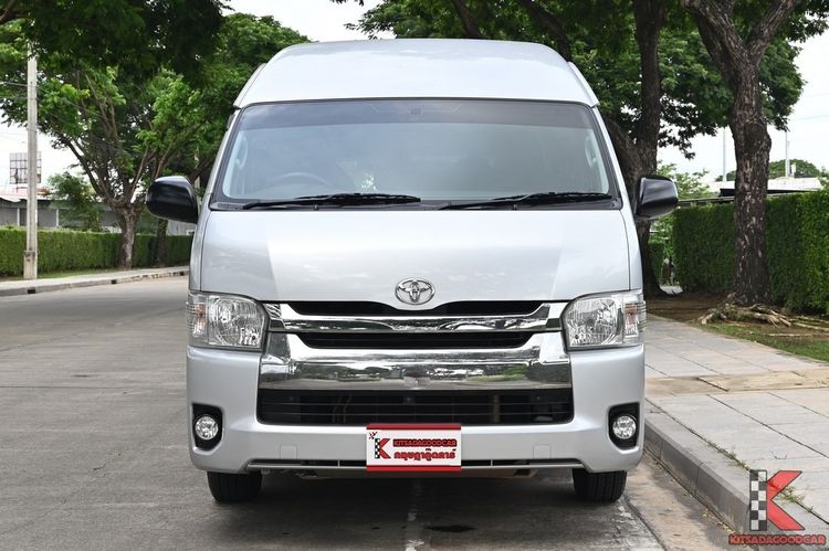 Toyota Commuter 2017 3.0 Van ดีเซล ไม่ติดแก๊ส เกียร์ธรรมดา บรอนซ์เงิน รูปที่ 2