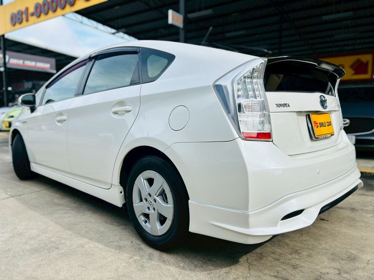 Toyota Prius 2012 1.8 Hybrid Top Grade Sedan ไฮบริด ไม่ติดแก๊ส เกียร์อัตโนมัติ ขาว รูปที่ 2