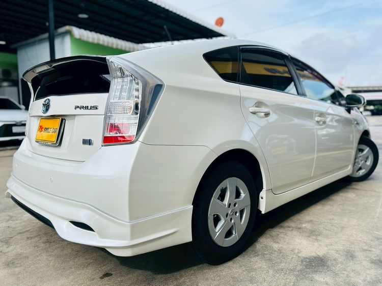 Toyota Prius 2012 1.8 Hybrid Top Grade Sedan ไฮบริด ไม่ติดแก๊ส เกียร์อัตโนมัติ ขาว รูปที่ 3