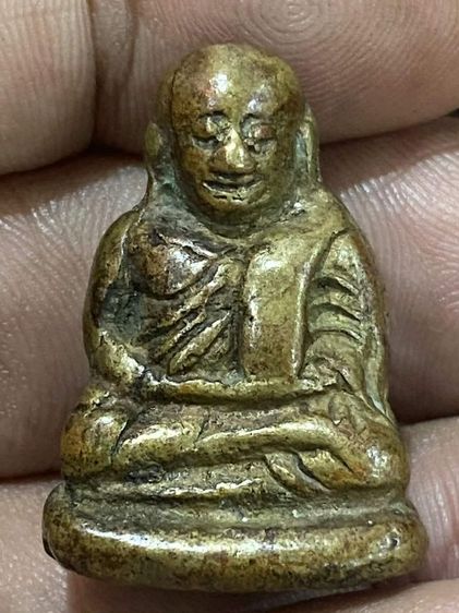 รูปหล่อหลวงพ่อเงินพิมพ์ขี้ตาเนื้อทองผสมเก่าๆสวยๆ