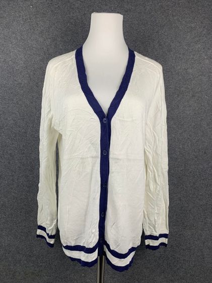 ขาว อื่นๆ อื่นๆ เสื้อแขนยาว UINQLO แท้ 💯 size L วัดจริงขนาด อก 21-22 ยาว 27 สภาพใหม่มาก ดีเทลสวยเรียบ เนื้อผ้าหนานุ่มมาก รายละเอียดดีหายากน่าสะสมครับ