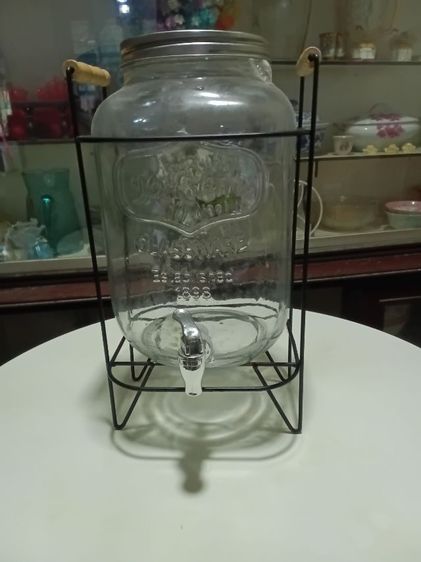 โถแก้วพร้อมขาตั้ง