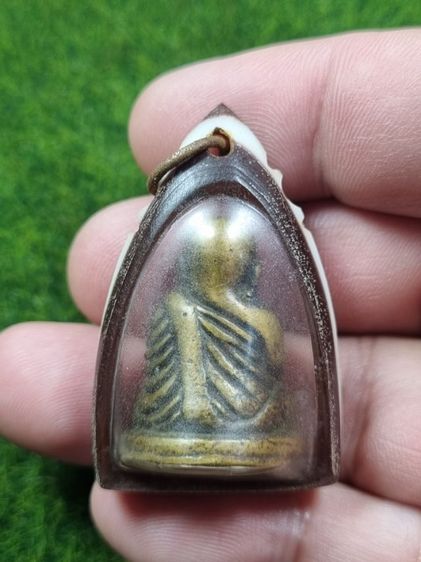 พระหลวงพ่อเงินเลี่ยมเก่าโบราณ รูปที่ 2