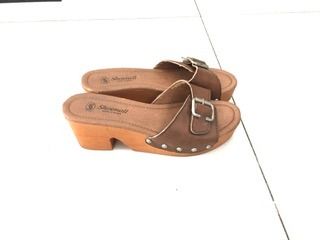 WOMEN SANDAL SHOES with HEELS by SHOENELL - รองเท้าแตะผู้หญิงส้นไม้ รูปที่ 2