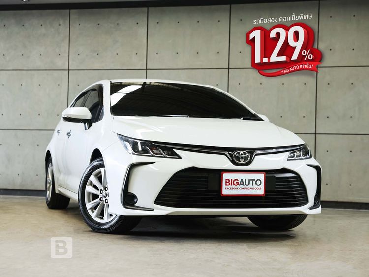 รถ Toyota Altis 1.6 G สี ขาว