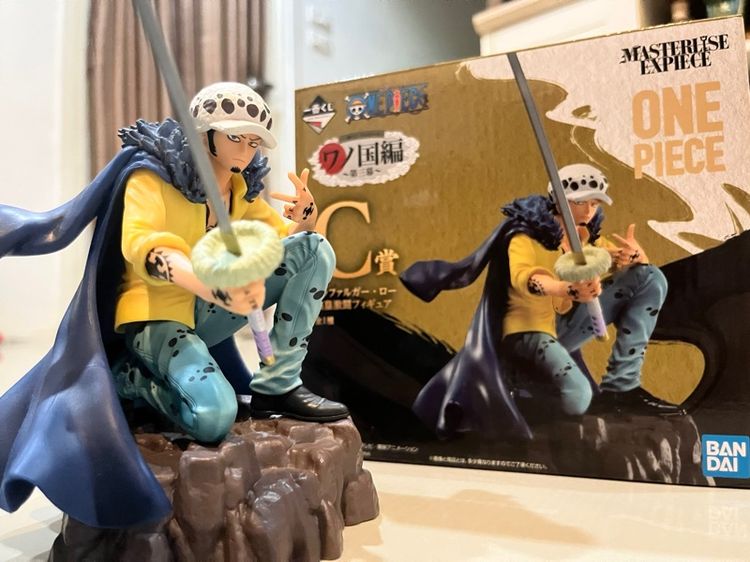 โมเดล วันพีช ฟิกเกอร์ ลอว์ LAW งานจับฉลาก Ichiban Kuji ของแท้ กล่องแมวทอง LOT.JP ONE PIECE