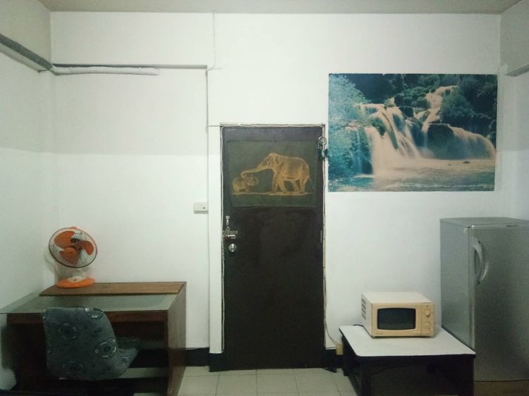 ห้องว่างให้เช่าขนาด 16 ตร.ม. อยู่ข้างรร.ยุพราช เชียงใหม่ 