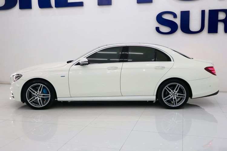 Mercedes-Benz E-Class 2017 E350 AMG Sedan ปลั๊กอินไฮบริด (PHEV) ไม่ติดแก๊ส เกียร์อัตโนมัติ ขาว รูปที่ 4