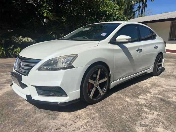รถ Nissan Sylphy 1.6 E สี ขาว