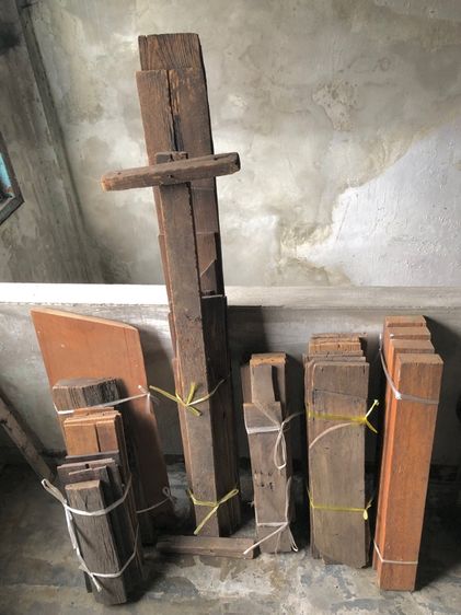 ขายเหมาเก้าอี้ไม้สักเก่า 4ตัว และไม้สักแผ่นหนาบางคละขนาด รูปที่ 3