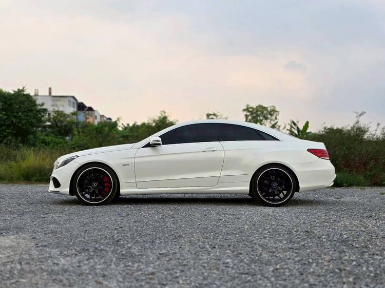 Mercedes-Benz E-Class 2012 E200 CGI Sedan เบนซิน ไม่ติดแก๊ส เกียร์อัตโนมัติ ขาว รูปที่ 3