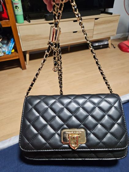  charles keith แท้