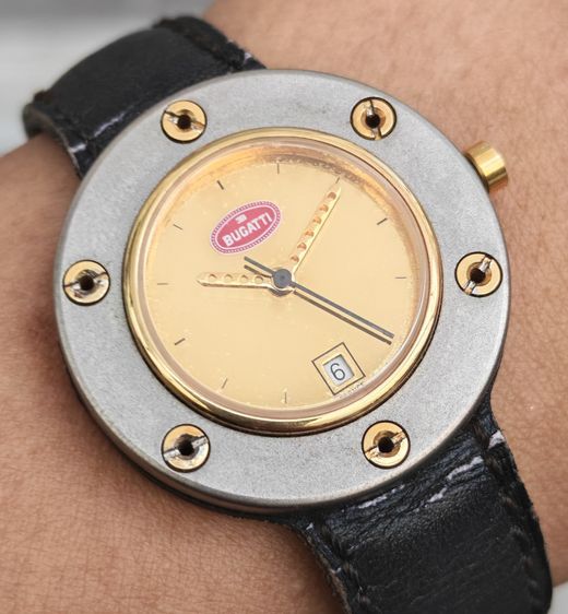 นาฬิกา Vintage Bugatti พร้อมบัคเคิลเดิม ระบบ Quartz ขนาดบอยไซส์ หายากสุดๆ มีตัวเดียวราคาแบ่งปันครับ รูปที่ 9