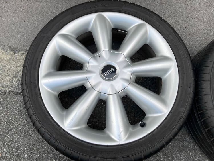 ล้อ MINI Cooper S F56 18” ยางปลายปี 2022 ขนาด 225 40 18 ยางใหม่มาก พร้อมใช้ ล้อเดิมติดรถ 5 รู 112 แท้ มือสอง สภาพดี ไม่เคยซ่อม รูปที่ 5