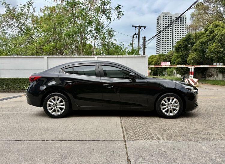 Mazda Mazda3 2018 2.0 C Sports Sedan เบนซิน ไม่ติดแก๊ส เกียร์อัตโนมัติ ดำ รูปที่ 4