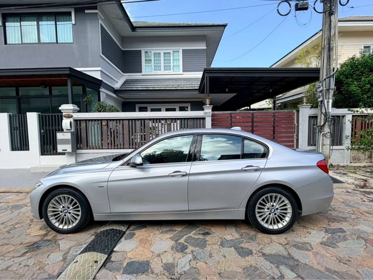 BMW Series 3 2013 320i Sedan เบนซิน ไม่ติดแก๊ส เกียร์อัตโนมัติ เทา รูปที่ 3