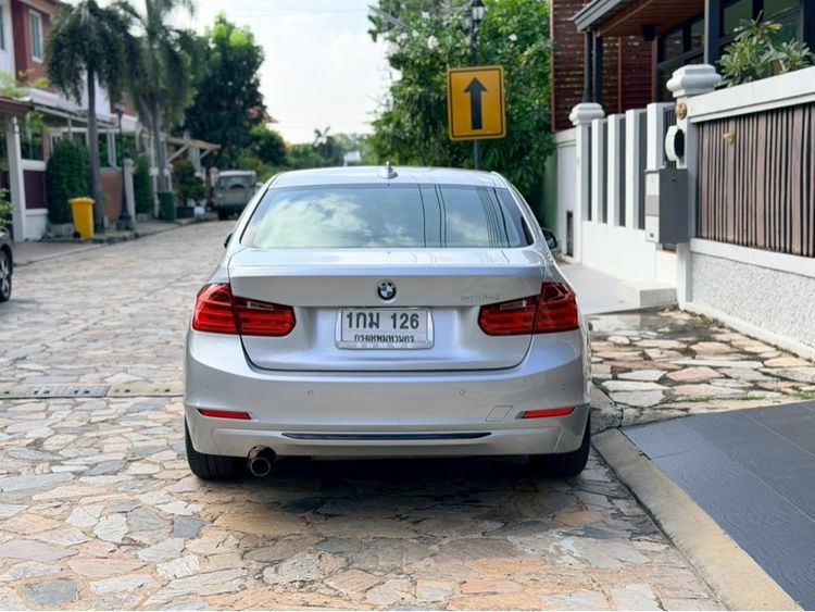 BMW Series 3 2013 320i Sedan เบนซิน ไม่ติดแก๊ส เกียร์อัตโนมัติ เทา รูปที่ 2