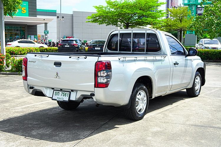 Mitsubishi Triton 2022 2.5 GL Pickup ดีเซล ไม่ติดแก๊ส เกียร์ธรรมดา เทา รูปที่ 4