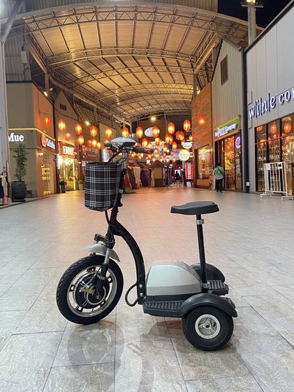 สามล้ออานเดี่ยว  กะทัดรัด คล่องตัวดี •	คอพับได้ ปรับสูง-ต่ำได้ •	ขนาดกะทัดรัด คล่องตัวสูง  •	มอเตอร์ 350w 36v 12v (แบตตะกั่ว) •	ความเร็ว 30ก