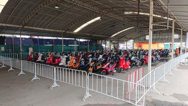 แผงกั้นจราจรเหล็ก ยาว 2 เมตร สูง 1.1 เมตร ไม่มีล้อ สีขาว (มือ2) สภาพดี รูปที่ 2