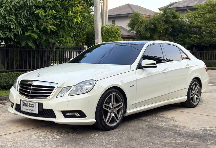 Mercedes-Benz E-Class 2012 E200 CGI Sedan เบนซิน เกียร์อัตโนมัติ ขาว รูปที่ 2