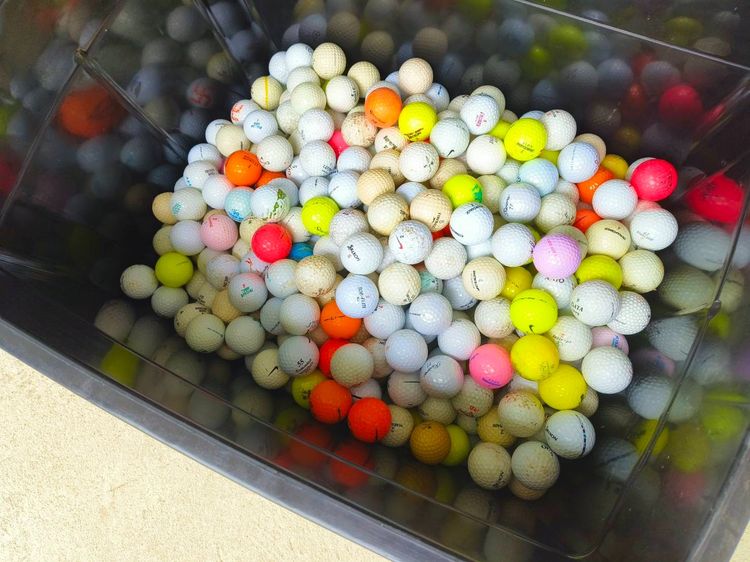 ลูกกอล์ฟสภาพสวยคละแบรนด์      จำนวน    1500    ลูก      มือสองญี่ปุ่น