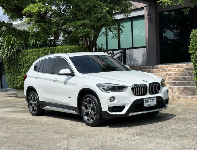 รถ BMW X1 2.0 sDrive18d xLine สี ขาว