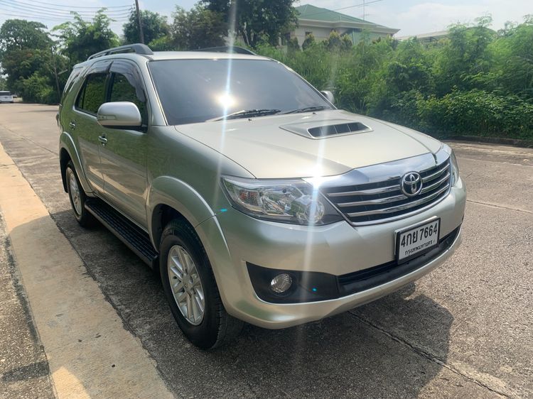 Toyota Fortuner 2015 3.0 V Utility-car ดีเซล ไม่ติดแก๊ส เกียร์อัตโนมัติ เทา รูปที่ 3