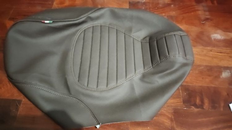 อื่นๆ มอเตอร์ไซด์ (VESPA) เบาะหนังสีนํ้าตาลเข้ม