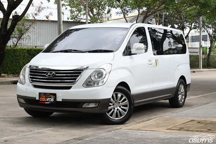 รถ Hyundai Grand Starex 2.5 VIP สี บรอนซ์เงิน