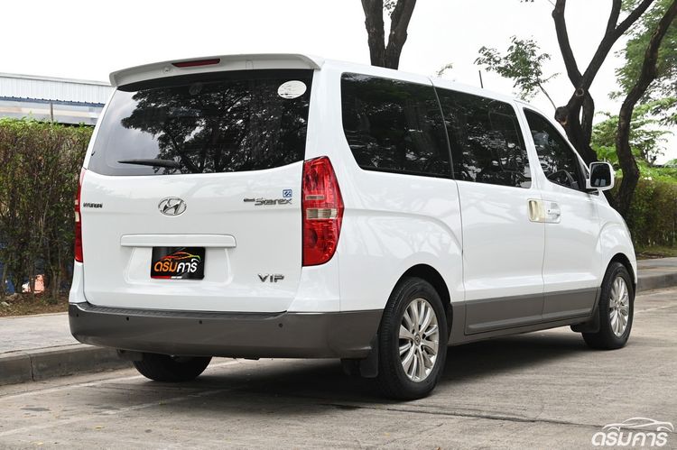 Hyundai Grand Starex 2011 2.5 VIP Van ดีเซล ไม่ติดแก๊ส เกียร์อัตโนมัติ บรอนซ์เงิน รูปที่ 3