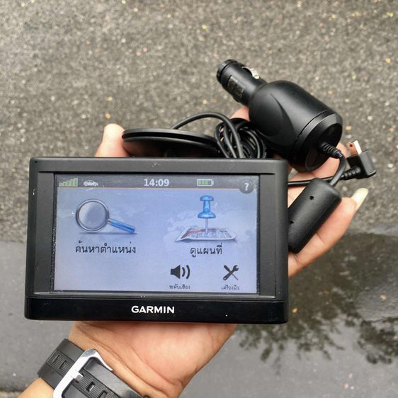 Garmin Nuvi42 จอทัชสกรีน4.3นิ้ว ใช้งานได้ปกติ แผนที่เดิมปี2014  แบตเก็บไฟ มีอุปกรณ์ครบ 
