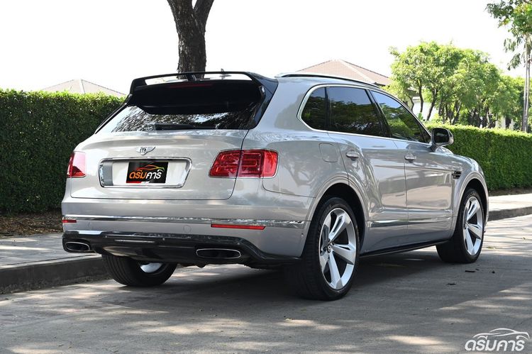 Bentley Bentayga 2017 6.0 4WD Utility-car เบนซิน ไม่ติดแก๊ส เกียร์อัตโนมัติ บรอนซ์เงิน รูปที่ 3