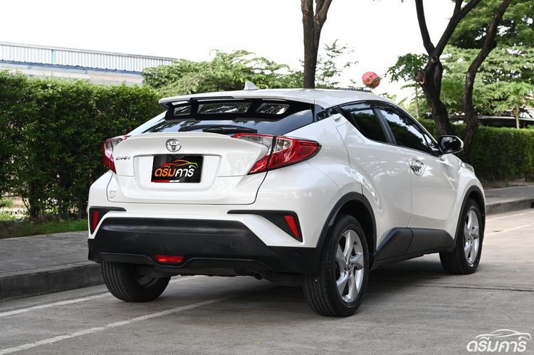 Toyota C-HR 2018 1.8 Entry Utility-car เบนซิน ไม่ติดแก๊ส เกียร์อัตโนมัติ ขาว รูปที่ 3