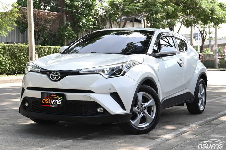 รถ Toyota C-HR 1.8 Entry สี ขาว