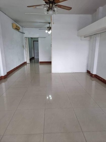 ขายอาคารพาณิชย์ 2 ชั้น บ่อวิน ชลบุรี ทำเลค้าขาย ติดถนนหลัก เดินทางสะดวก ใกล้ตลาดและนิคมฯ รูปที่ 3