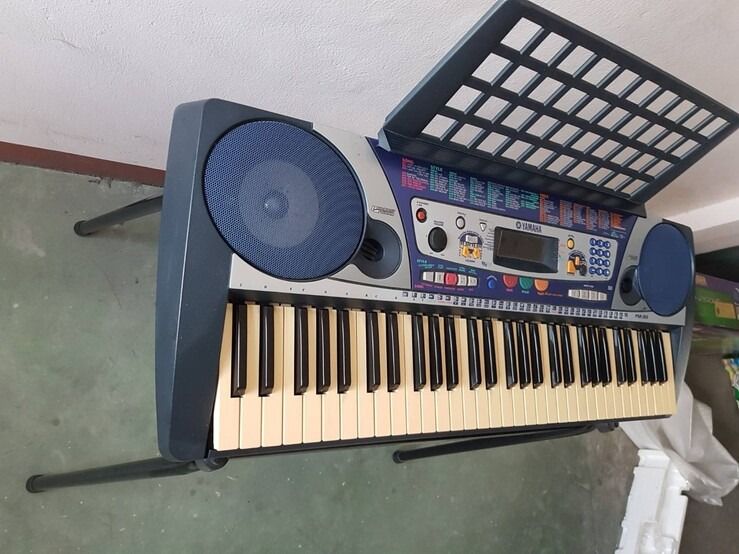 คีย์บอร์ดไฟฟ้า YAMAHA PSR-260 พร้อมขาตั้ง สภาพสวย รูปที่ 3