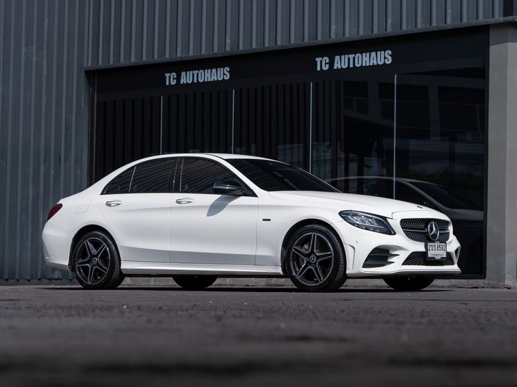รถ Mercedes-Benz C-Class C300 สี ขาว