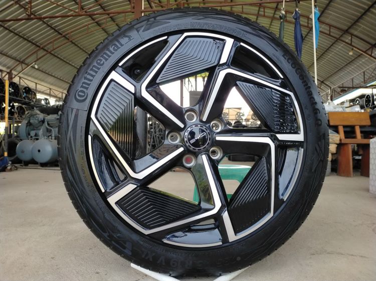 แม็กขอบ 19 สีเดิม พร้อมยางคอนติ 235 45 19 ปี23ใส่ chr innova camry revo vigo bydอื่นๆ 5 รู 120